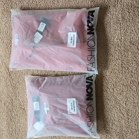 Fashion Nova "Payin' it Forward" Blazer Set - Picture 2 of 5